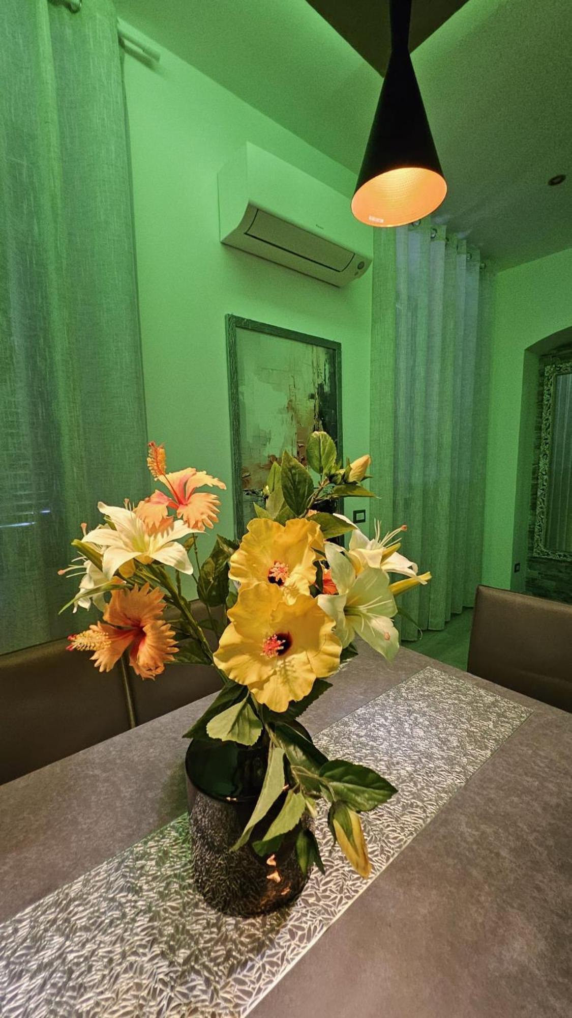 Vanity House Специя Екстериор снимка