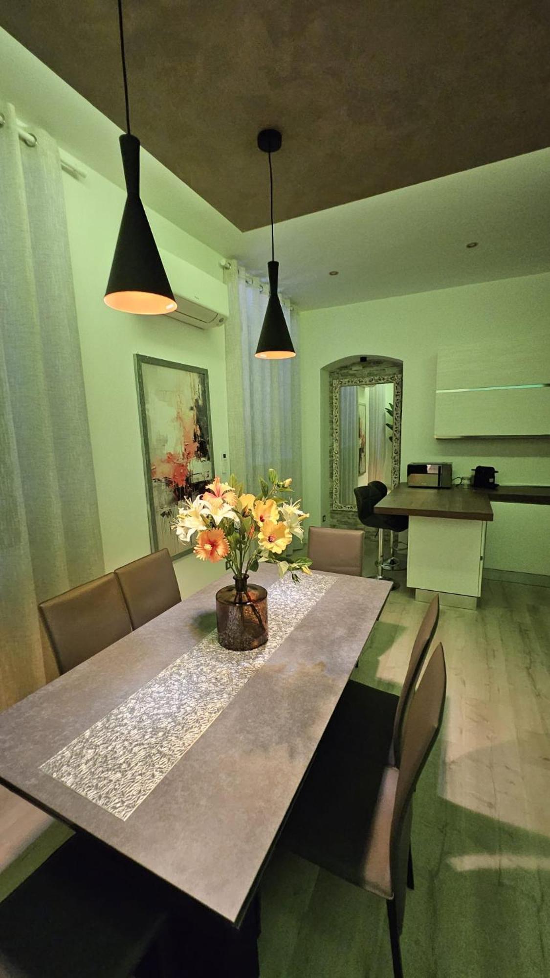 Vanity House Специя Екстериор снимка