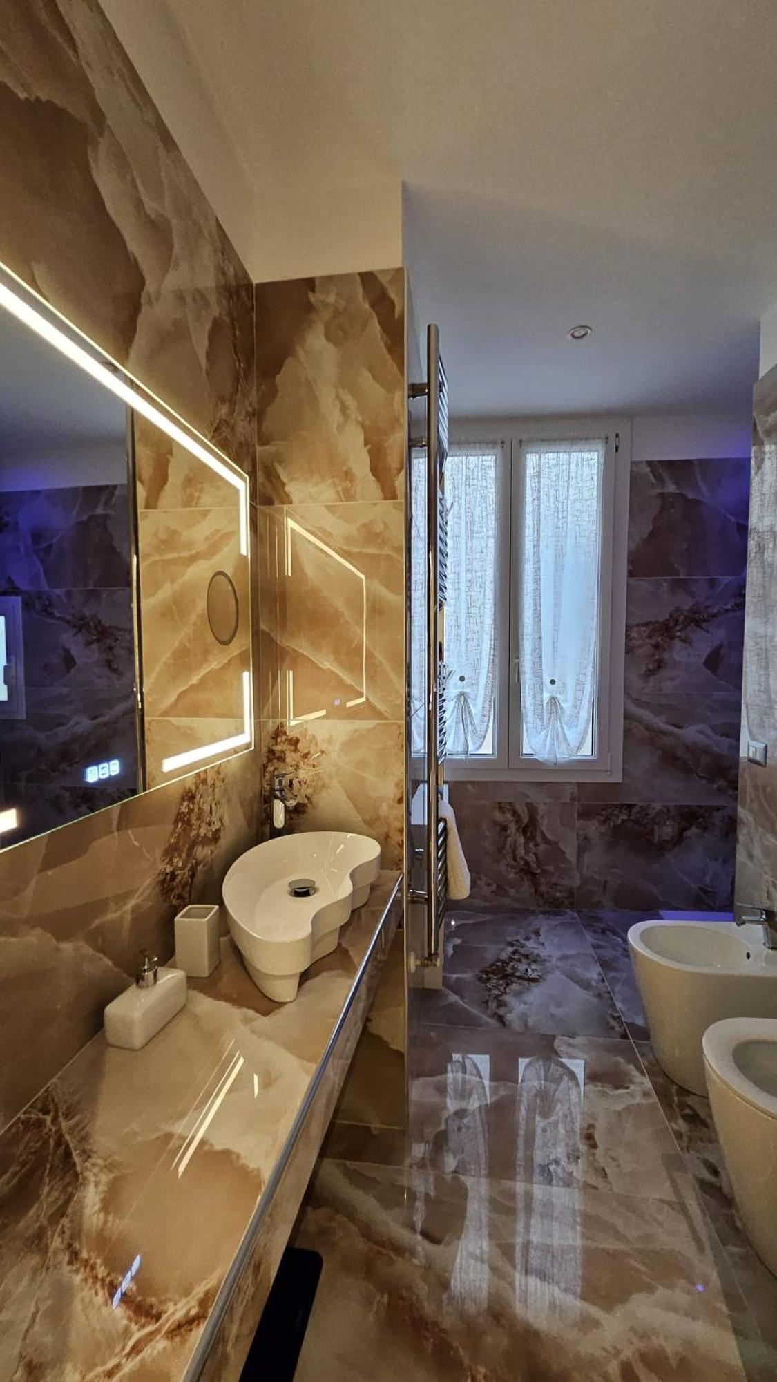 Vanity House Специя Екстериор снимка